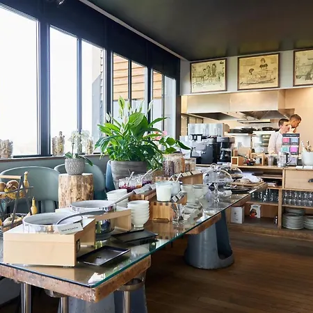 Hotel L'ermitage Cuisine-à-manger 4*