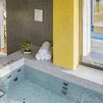 L'ermitage Cuisine-a-manger Hotel 4*