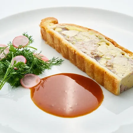 Hotel L'ermitage Cuisine-à-manger 4*
