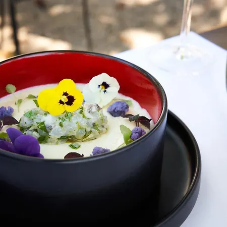 Hotel L'ermitage Cuisine-à-manger 4*