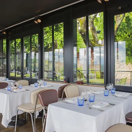 L'ermitage Cuisine-à-manger Hotel