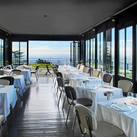Hotel L'ermitage Cuisine-à-manger 4*