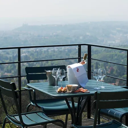 L'ermitage Cuisine-à-manger 4*