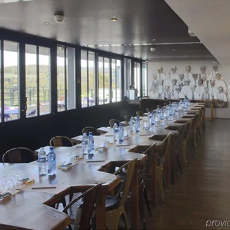 Hotel L'ermitage Cuisine-à-manger
