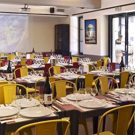 L'ermitage Cuisine-a-manger 4*
